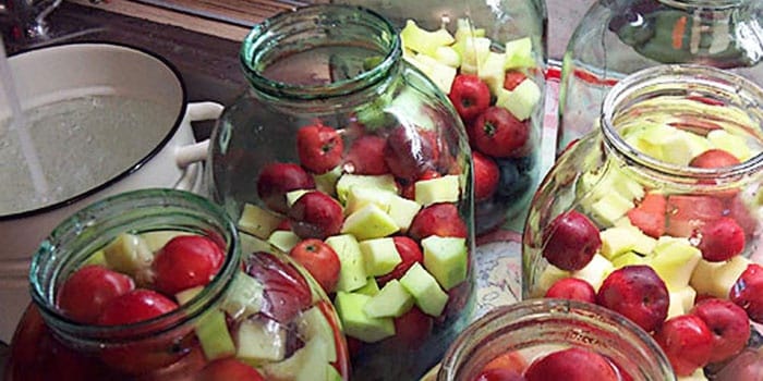 pommes dans un bocal