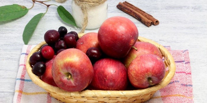 compote de cerises et pommes