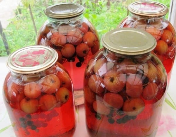 compote in a jar