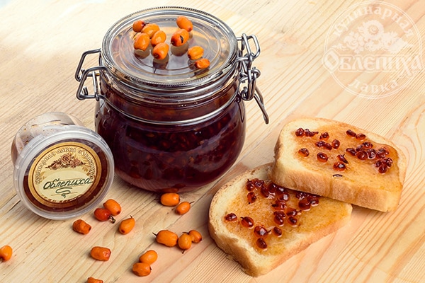 sea ​​buckthorn jam on a sandwich