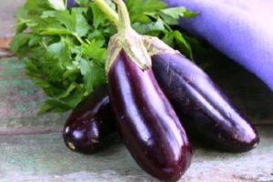 Ce que contient l'aubergine: composition chimique et valeur nutritionnelle