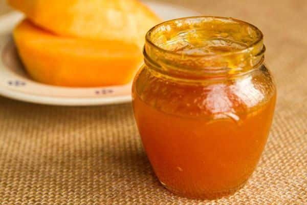 confiture sur la table