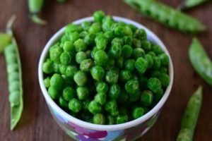 Comment bien congeler les pois verts à la maison pour l'hiver, les meilleures recettes