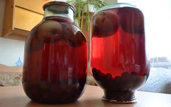 compote in a jar