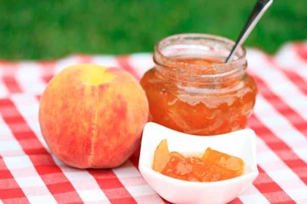 confiture dans un pot