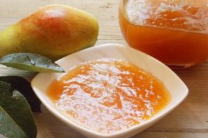 Simple recipes for making pear jam for the winter