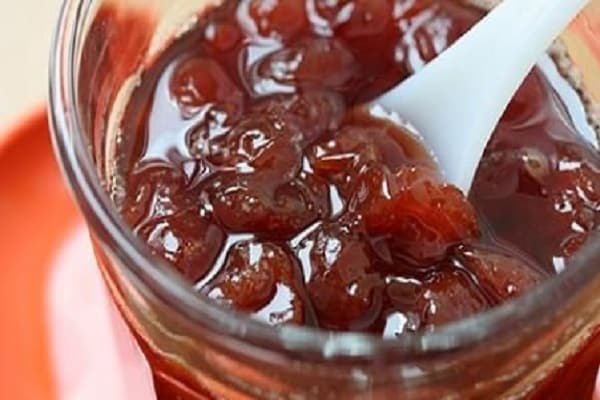 La recette pour faire de la confiture de cerises à la maison pour l'hiver