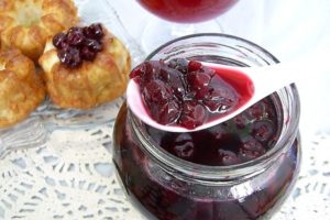 La recette pour faire de la confiture de cerises à la maison pour l'hiver