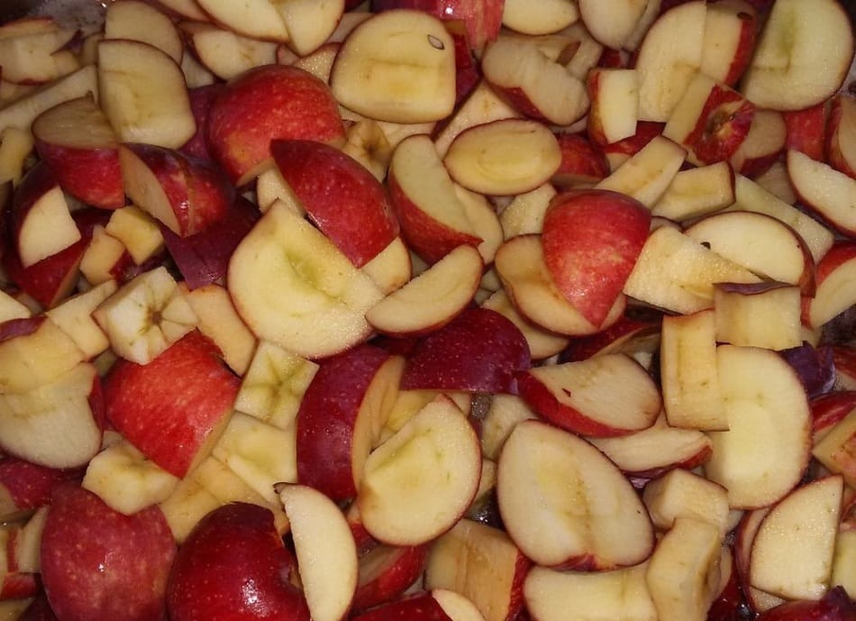 sliced ​​apples