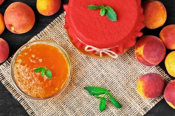 appearance of peach jam