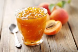 A simple recipe for making peach jam in a slow cooker for the winter