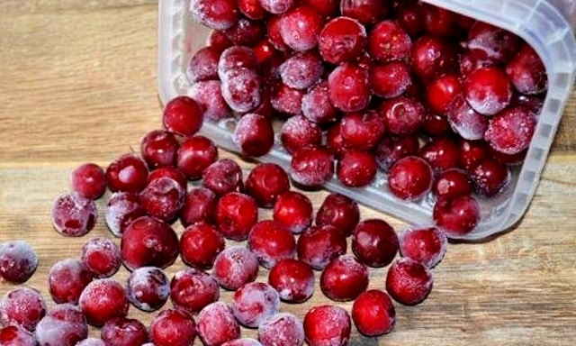 freezing cherries