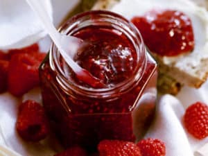 Cara membuat jem raspberry tanpa biji dengan gelatin dan agar-agar untuk musim sejuk di rumah