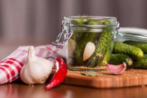 TOP 10 recetas de pepinos encurtidos con semillas de mostaza para el invierno, con y sin esterilización