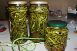 TOP 10 recetas de flechas de ajo en escabeche para el invierno, con y sin esterilización en casa