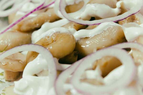 champiñones de leche salada con cebolla