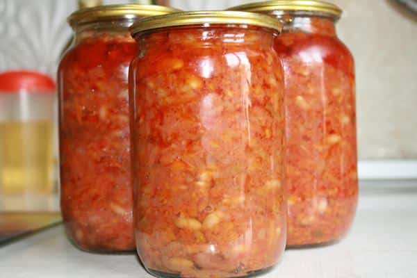 salad with beans in a jar