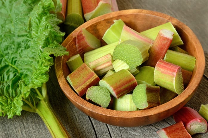 rhubarb beneficial properties