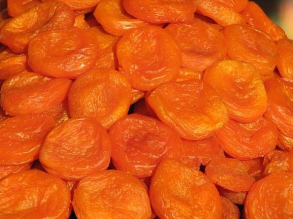 drying apricot