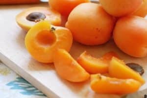 What are the beneficial properties and harm of apricots for health and how to use them correctly