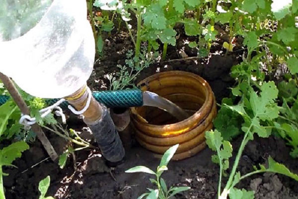 el agua está cayendo