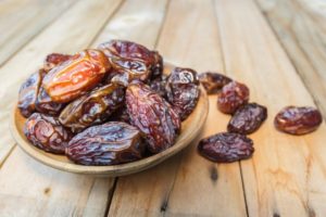 The benefits and harms of dates for the human body, rules of use and contraindications