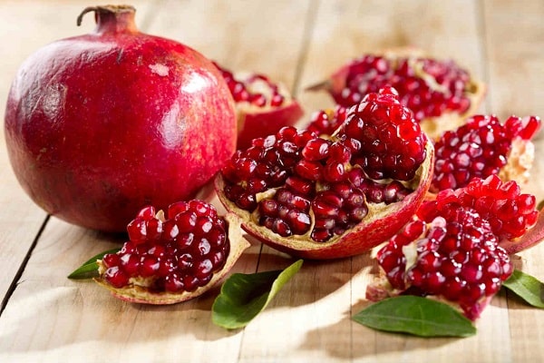 pomegranate leaves