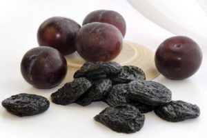 Comment bien sécher les prunes à la maison de vos propres mains, TOP façons de faire des pruneaux