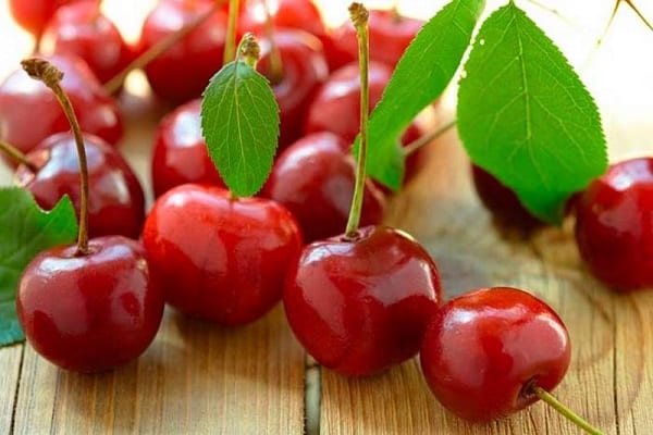 fruits avec des feuilles