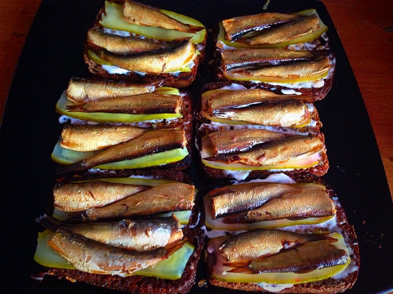 Black bread with sprats