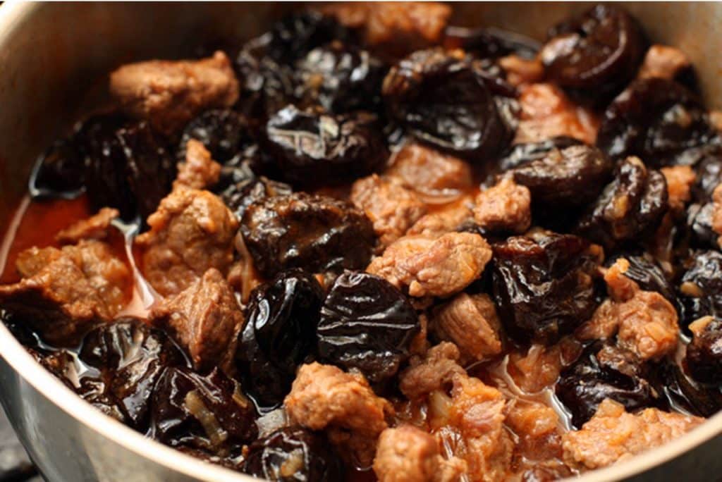 Braised beef with mushrooms and prunes