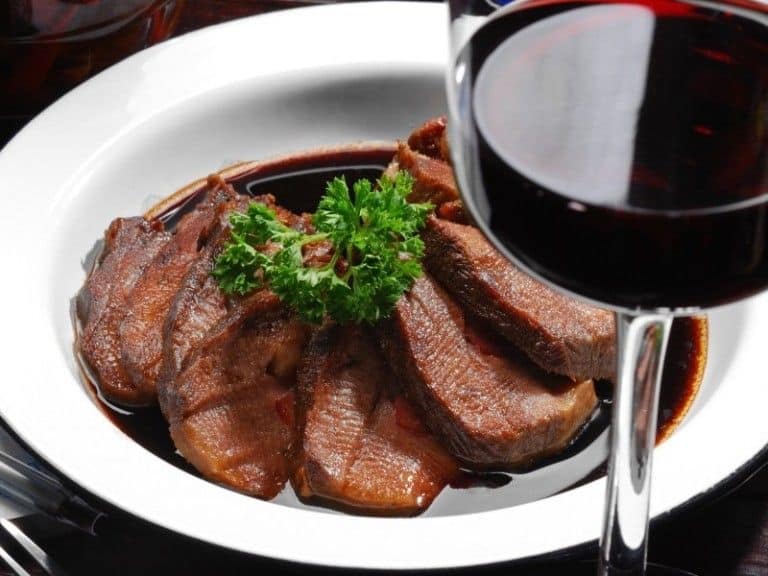 Veau au vin rouge