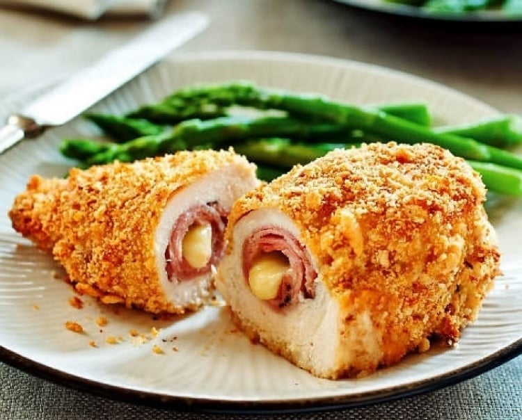 Chicken rolls Cordon Blue in the oven