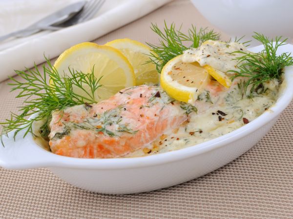 Salmon in white sauce