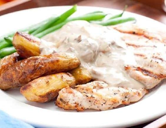 Chicken breast in creamy sauce