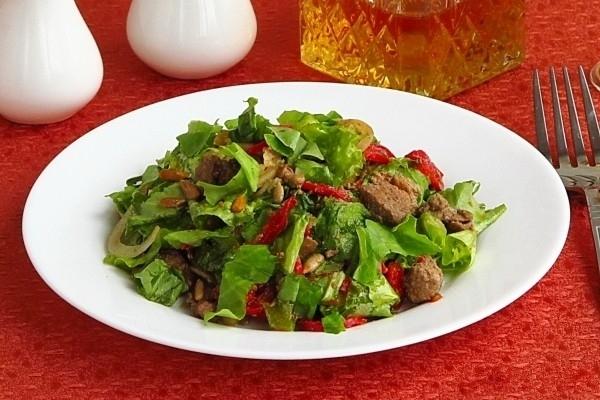 Liver and vegetables salad