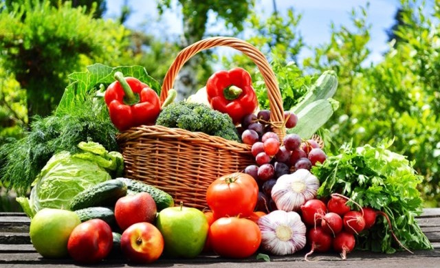 légumes dans un panier