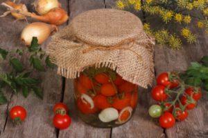 TOP 3 recipes for pickling tomatoes with parsley for the winter