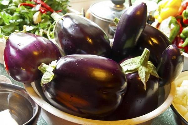 aubergine dans une assiette