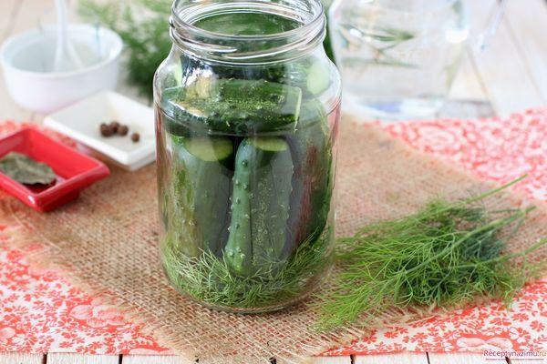 cornichon dans un bocal