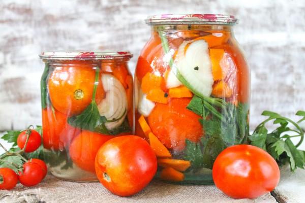 tomates con zanahorias