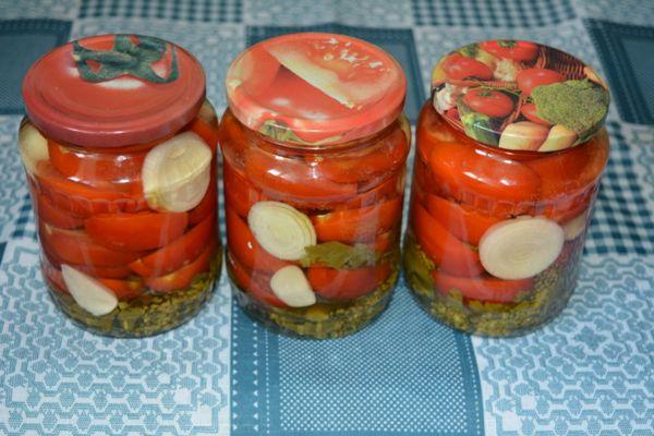 mise en conserve de tomates