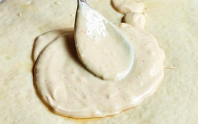 Creamy garlic sauce