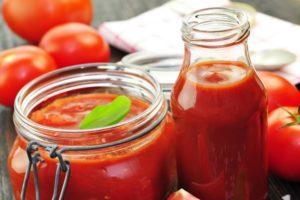 A simple recipe for tomato dressing for the winter at home step by step