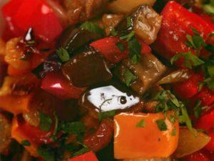 TOP 3 recipes for cooking eggplant with peppers and tomatoes for the winter