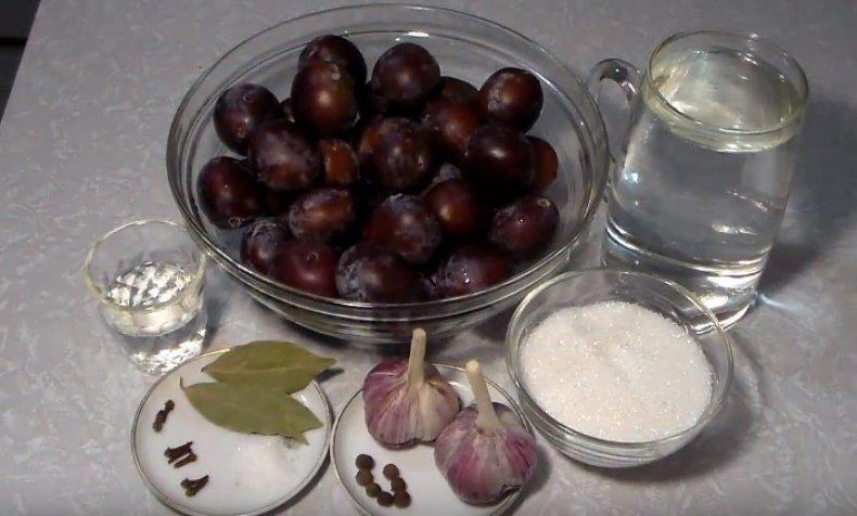 preparing plums for the winter