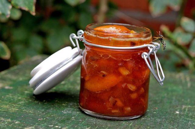 confiture aux noix