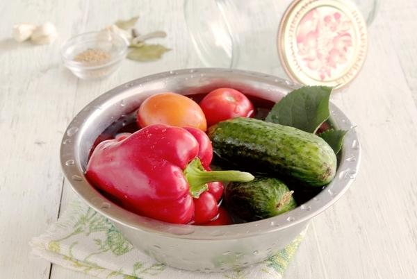 pickled cucumbers