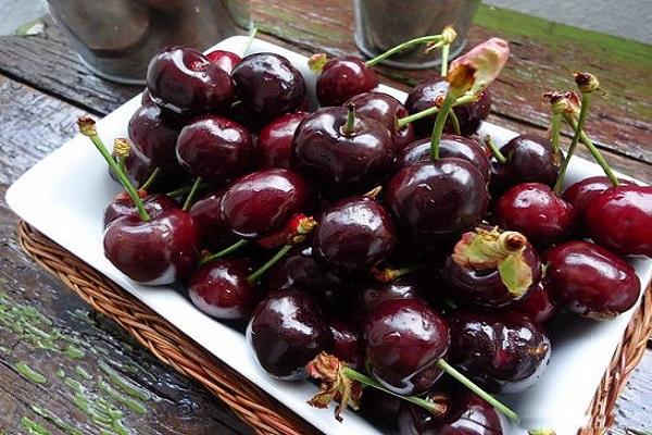 assiette aux cerises