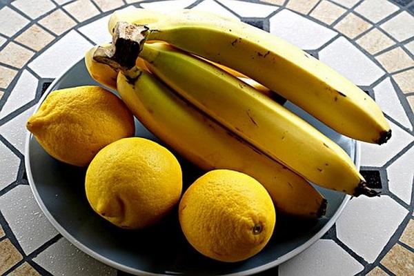 bananas on a plate